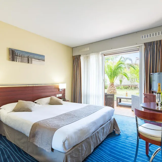 Comfort, Double or Twin Bed, Balcony or Terrace, Pool Access، Brise de Mer 10/10