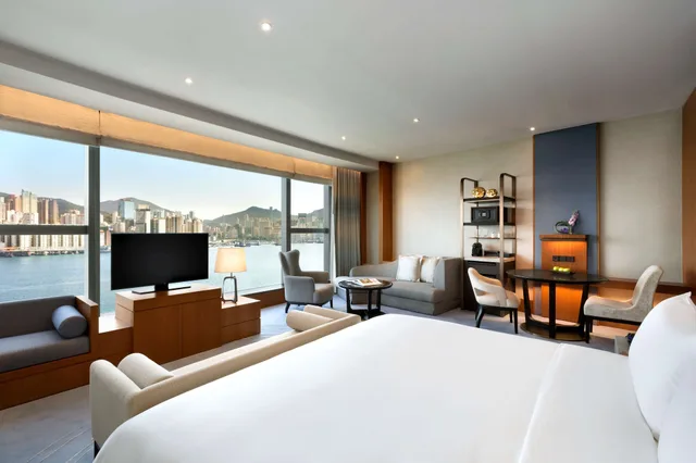 غرفة كلوب بريميير بسرير كينج بإطلالة على البحر، Kerry Hotel Hong Kong 1/5