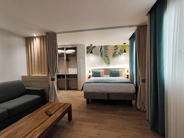 جناح، Atelier Montparnasse Hotel 7/10