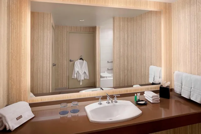 غرفة غراند ديلوكس بسرير كينج، The Westin Cincinnati 4/4