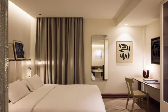 Deluxe, Double Bed, Sofa, A for Athens 4/10