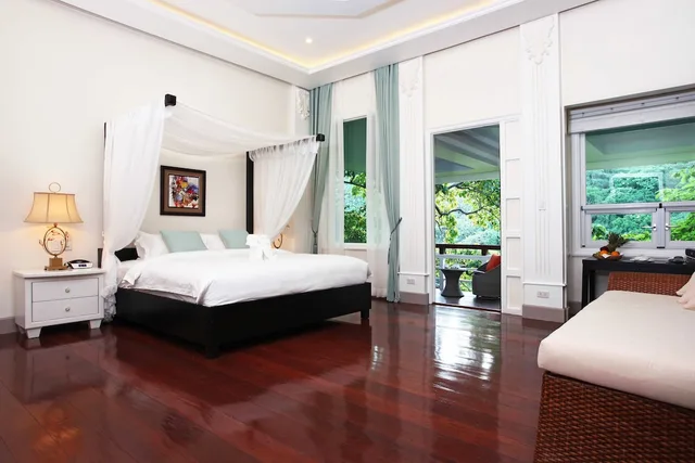 Mountain, Villa, King Bed, Forest View, Sofa، Matinloc Resort 1/2
