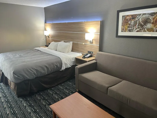 جناح بسرير كينج بجاكوزي، Quality Inn Rochester South 2/8