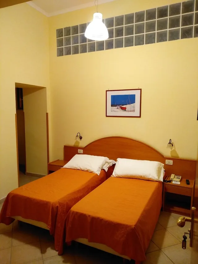 Economy, King Bed, No Window، Del Corso 1/1