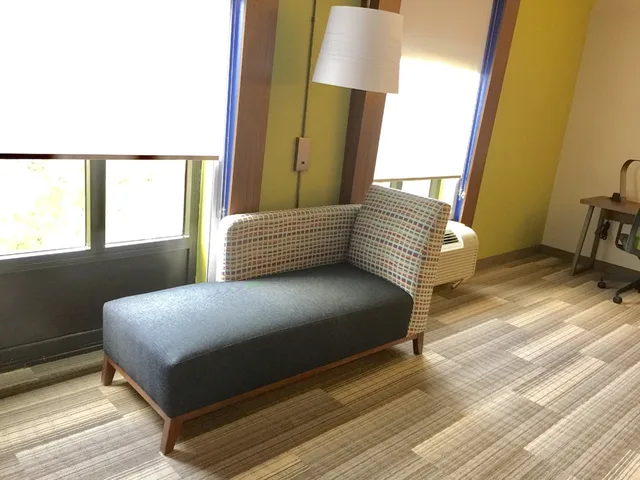 جناح بسرير كينج بغرفة نوم واحدة، Holiday Inn Express and Suites Houston - Memorial Park Area 1/2