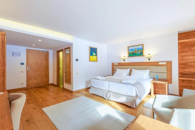 غرفة سوبيريور بسرير كوين، Teleferic Grand Hotel 3/8