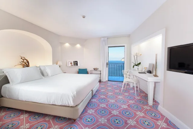 غرفة كومفورت بسرير كينج بإطلالة على البحر بشرفة، Hotel Belair 5/10