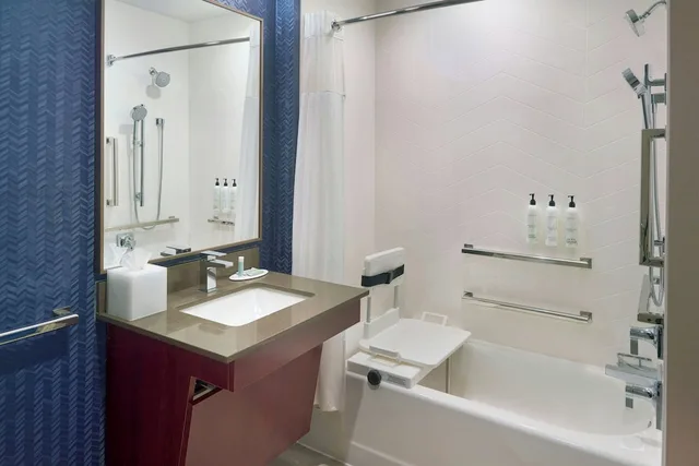 غرفة بسرير كينج، Fairfield Inn And Suites Frederick 5/10