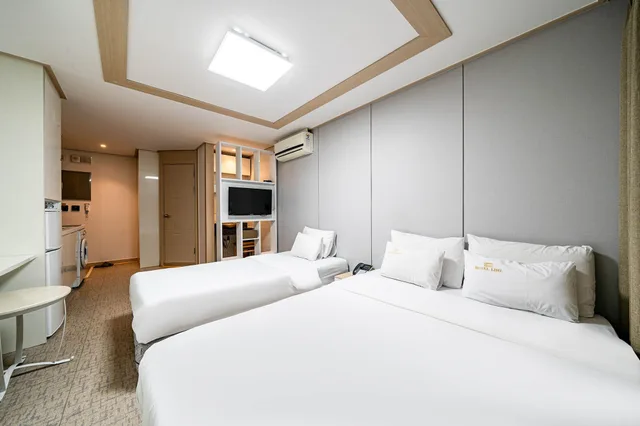 غرفة عائلية بسرير كوين وسرير فردي، Residence Hotel Line 1/6