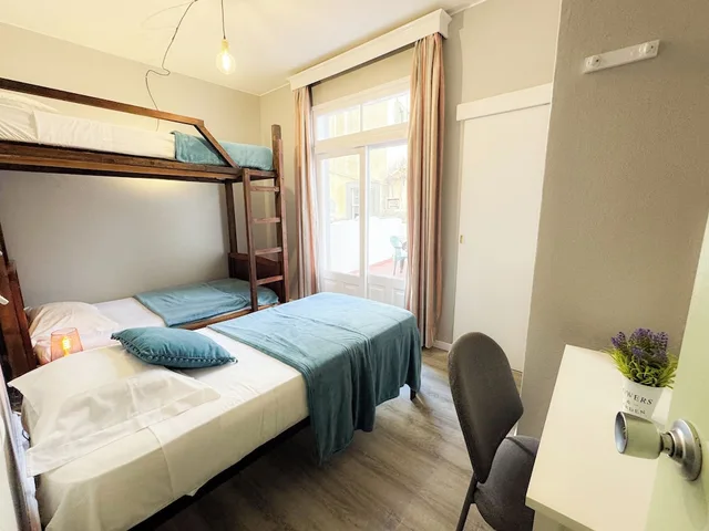 Multiple Bedrooms, Basic, Triple, 1 Double and 1 Single Bed, Accessible، Monaco 1/10