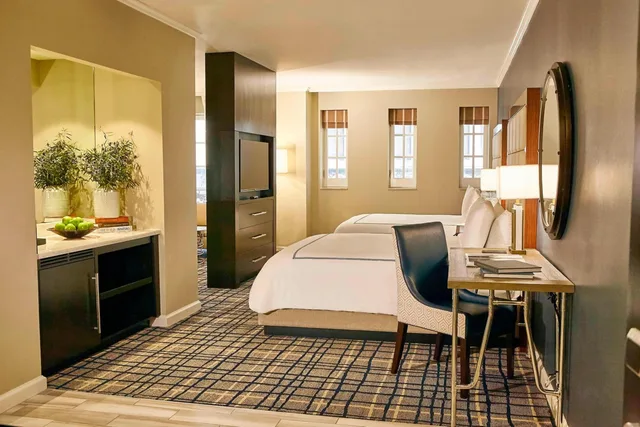 Executive, Studio, King Bed, 2 King Beds, 1 Double and 2 King Beds، The Adolphus, Autograph Collection 6/7