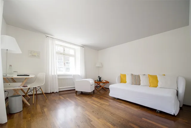جناح جونيور بسرير كوين مع أريكة، Der Teufelhof Basel 1/3
