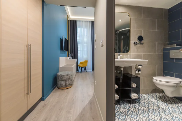 Connecting, Family, Alta Moda Hotel by Mellow Mood Hotels 3/4