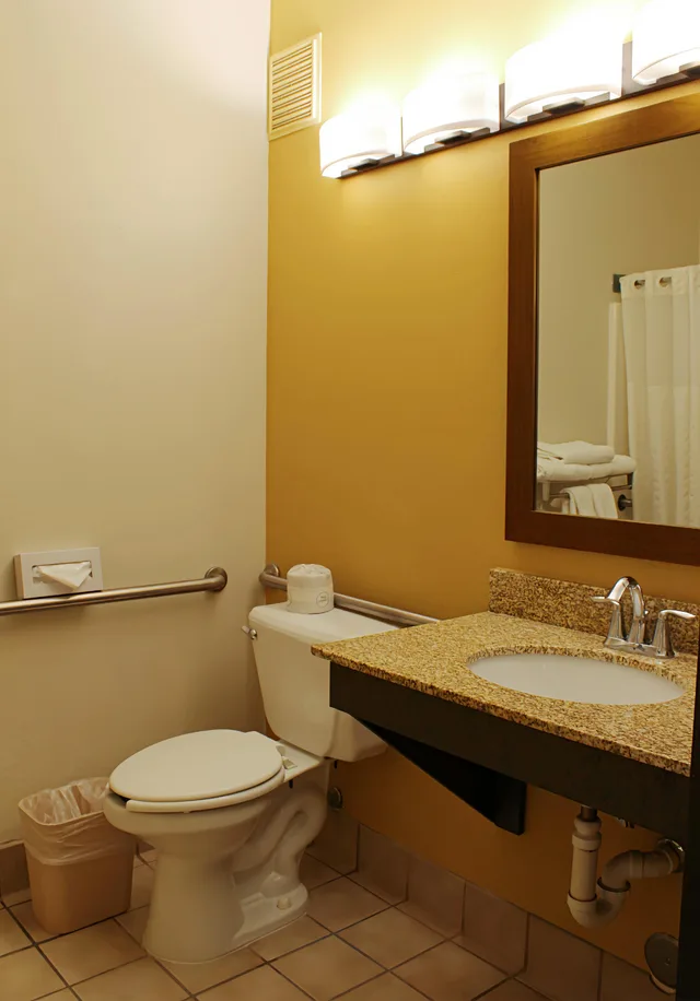غرفة بسرير كوين، Quality Suites University 2/2