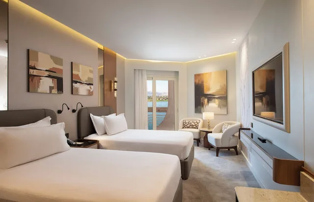 Royal, Elite, King Bed, Lateral Side Nile View, Sonesta St George Hotel 1/9