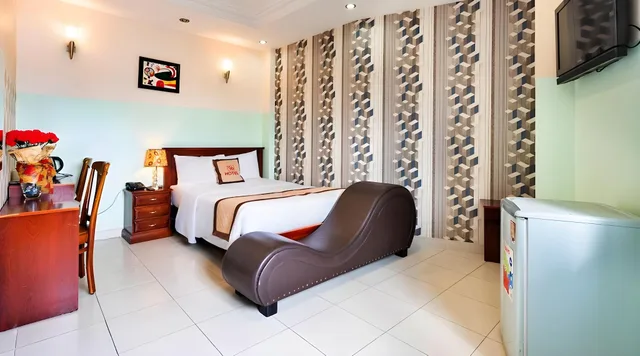 Deluxe, Double Bed, Balcony, Vuong Quang Hotel 3/3
