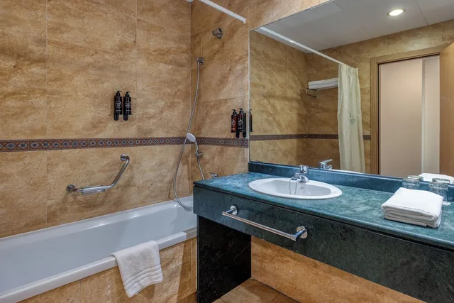 غرفة عائلية بسريرين مزدوجين، Senator Cadiz Spa Hotel 7/8
