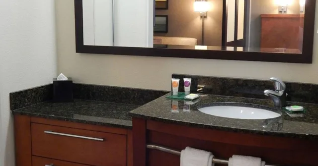 غرفة بسريرين كوين مع أريكة في طابق مرتفع، Hyatt Place Corpus Christi 3/3