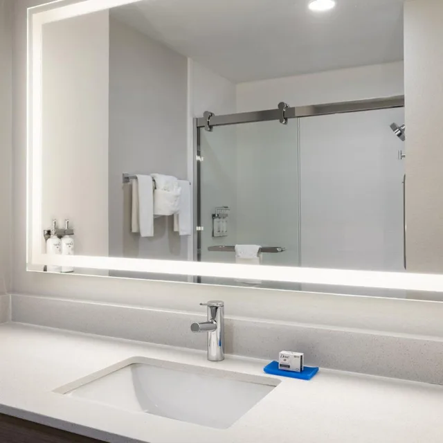 Xtra Space, Standard, King Bed، Holiday Inn Express & Suites Midwest City, an IHG Hotel 5/5