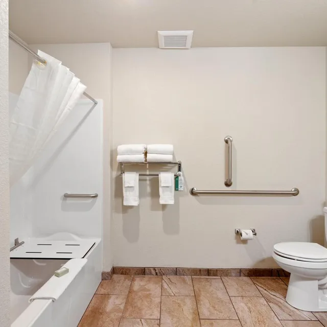 غرفة بسرير مزدوج، Cobblestone Inn & Suites - Yuma 7/9