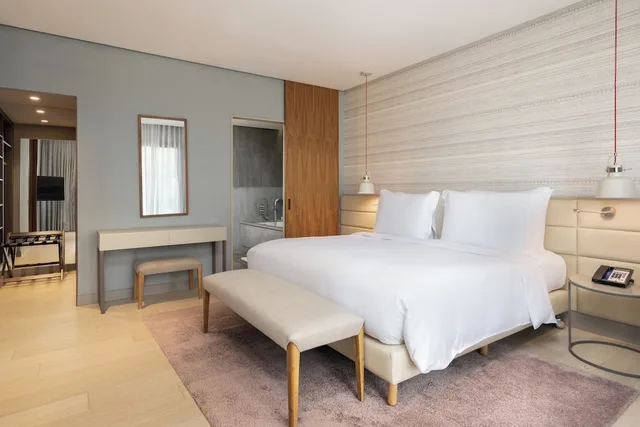 جناح جونيور بشرفة، Radisson Blu Hotel Marrakech Carre Eden 2/7