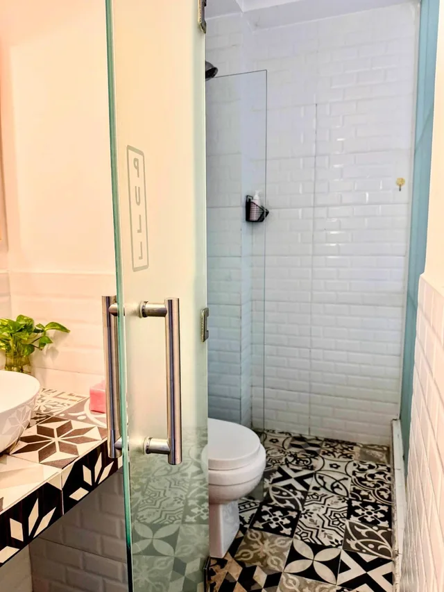 غرفة بسرير كوين، Lily Apos S Hostel 3/3