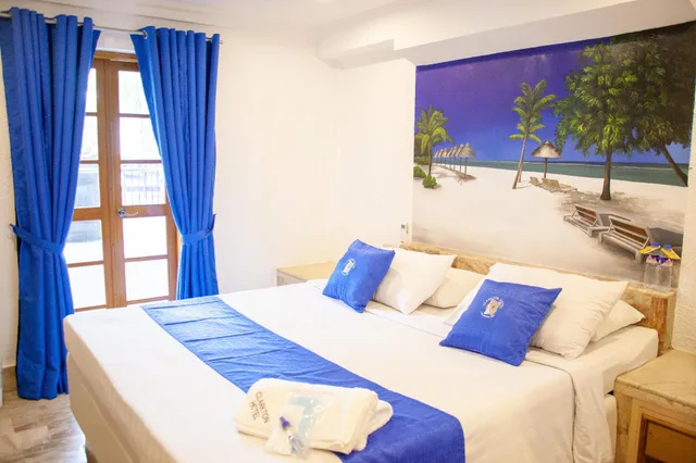 Superior, King Bed, Pool Access، Clarkton Hotel 2/2