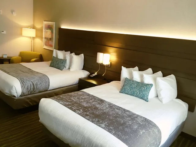 غرفة قياسية بسريرين كوين، Best Western Plus At Prien Lake Inn And Suites 4/8