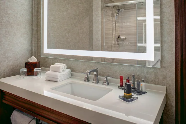 غرفة بسريرين مزدوجين، DETROIT MARRIOTT SOUTHFIELD 5/10