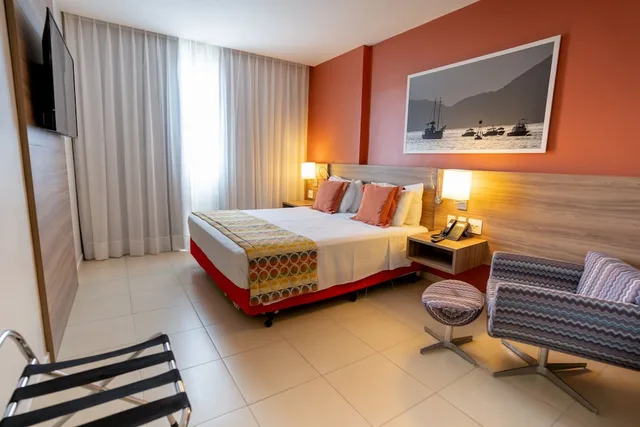 جناح عائلي بسرير مزدوج وسريرين منفصلين، Comfort Santos Hotel 1/5