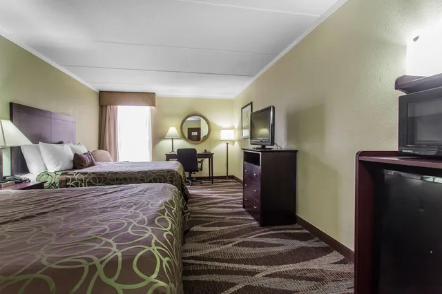 غرفة قياسية بسريرين كوين، Best Western Gastonia 5/7