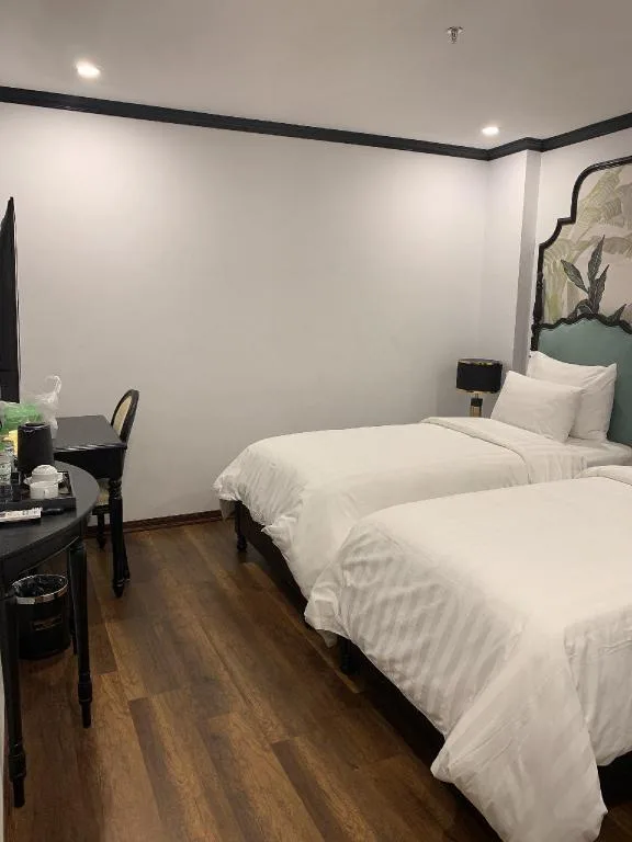 غرفة متصلة بسرير كينج وسريرين منفصلين، Aquarius Premium Hotel 1/5