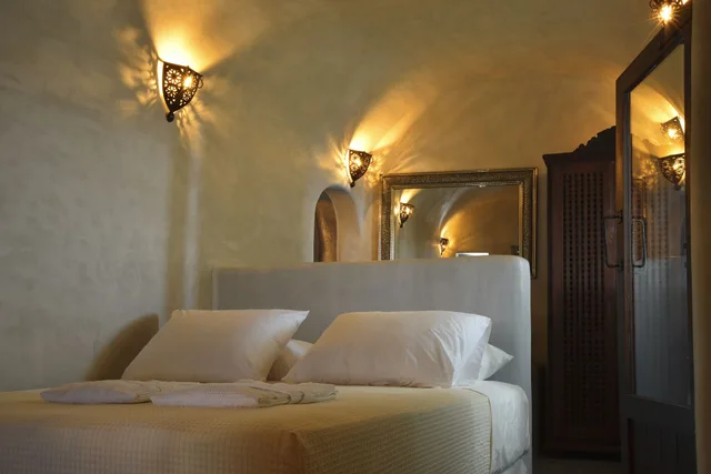 Interior, Deluxe, Double Bed, Caldera View, Plunge Pool، Ducato Di Oia 1/5