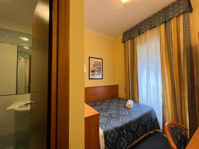 Room, Single, French Bed، Baltic Hotel 10/10