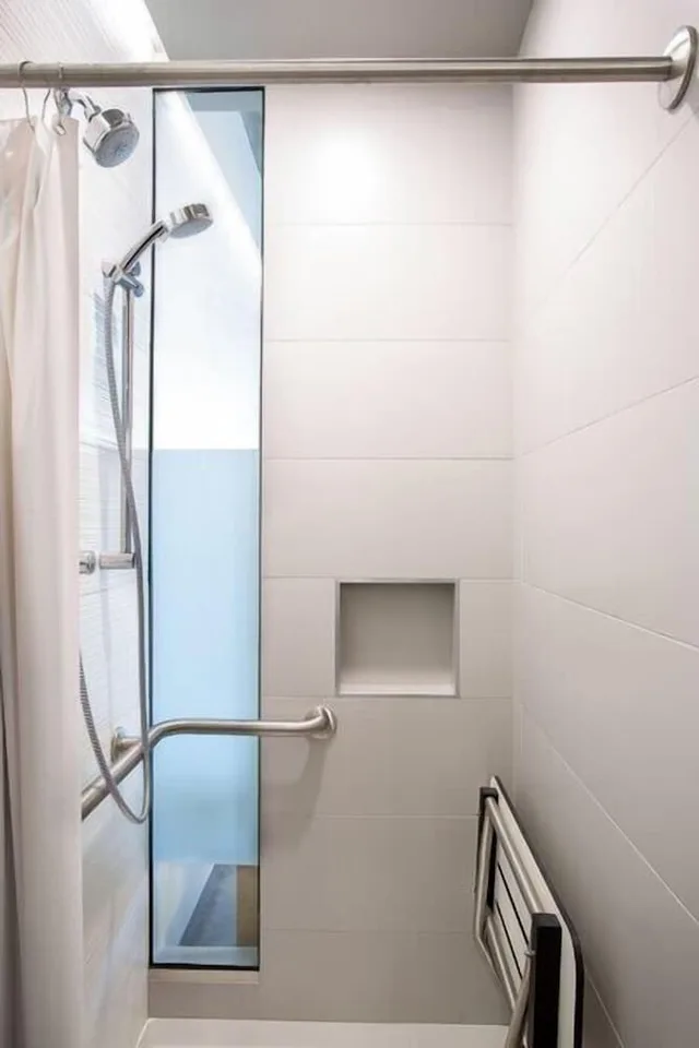 غرفة بسرير كينج لذوي الإعاقة، The Source Hotel 9/9