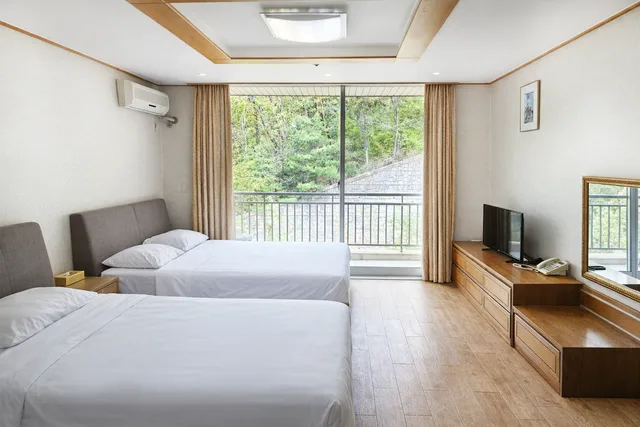 Standard, 17 Pyeong، Gyeongju Ilsung Condo 1/1