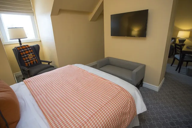 جناح سيغنتشر بسرير كوين بإطلالة على الحديقة، The Atherton Hotel At OSU 2/4