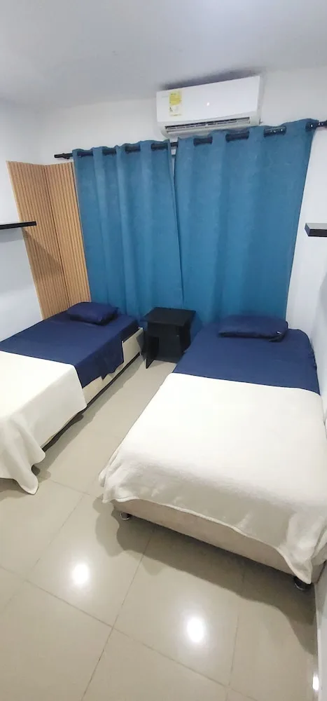 سكن مشترك مختلط قياسي بسريرين منفصلين بحمام خاص، Hostel Caribe Cartagena 3/5