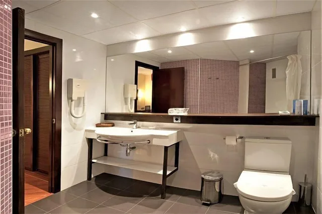 Double Single Use, Hotel Bernat II 10/10