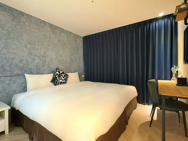 غرفة بسرير مزدوج بإطلالة على المدينة، We Meet Taipei Hotel 6/10