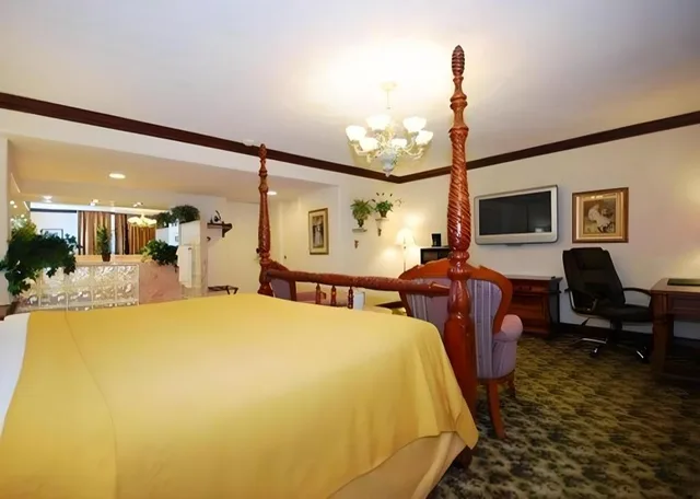 Spa, Deluxe, King Bed، Quality Inn Massena NY 1/1