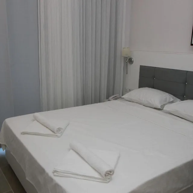 غرفة بسرير مزدوج بشرفة، Liman Boutique Otel 1/6