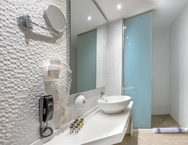 Room, Single, Double Bed, Garden or Land View، Lyttos Beach Hotel 2/2