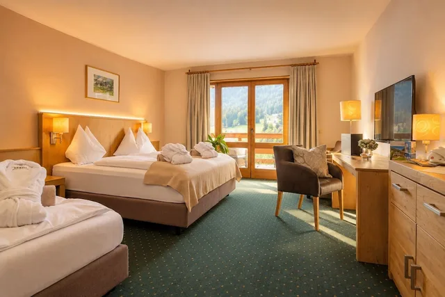 Comfort, Queen Bed, Hotel Das Gastein 1/8