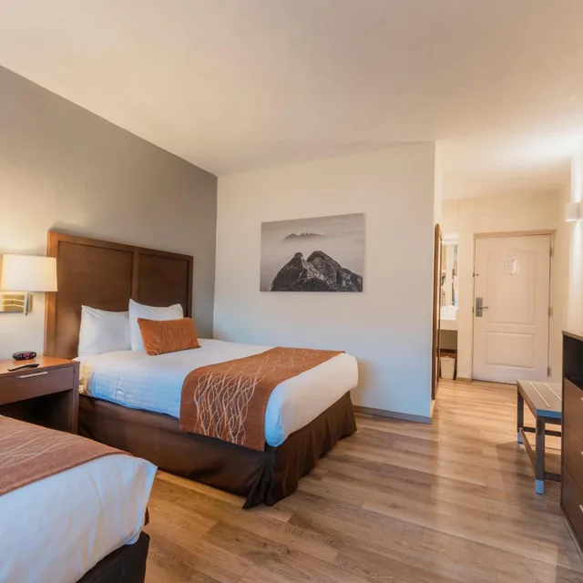 غرفة، Comfort Inn Monterrey Valle 1/5