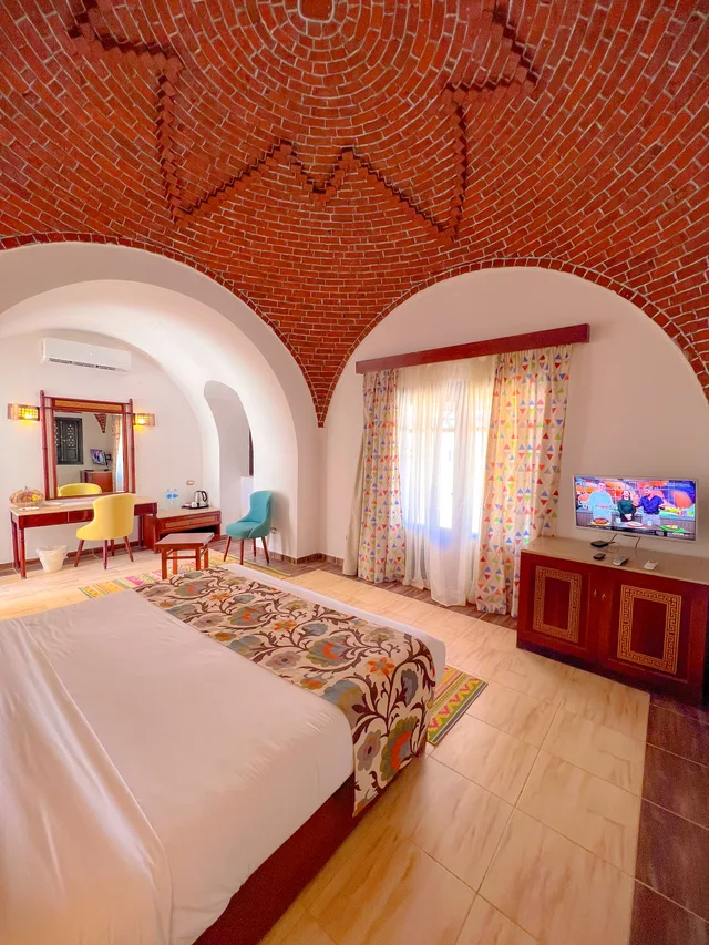 غرفة بسرير مزدوج بإطلالة على المسبح، Beach Safari Nubian Resort 5/10