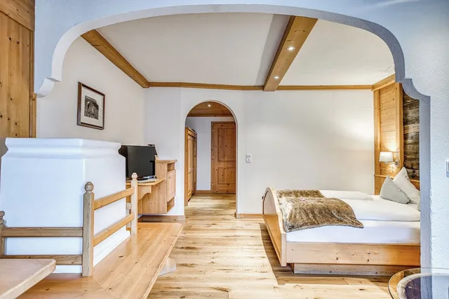 غرفة عائلية بسرير كوين مع أريكة، Alpenhotel Stolz 7/10