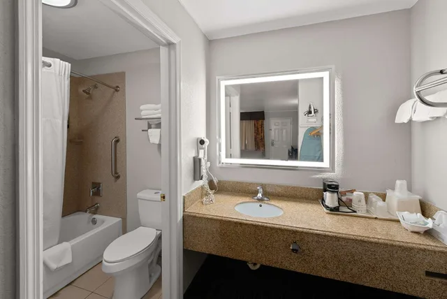 غرفة بسرير كينج، Best Western Executive Inn Grove City 6/6