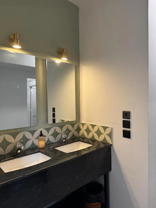 غرفة بسريرين منفصلين بحمام مشترك، CityRest Fort 6/6