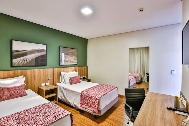 Luxury, Twin Beds, Comfort Hotel Mogi Guacu 2/6
